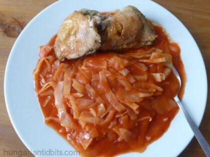 Cabbage in tomato sauce